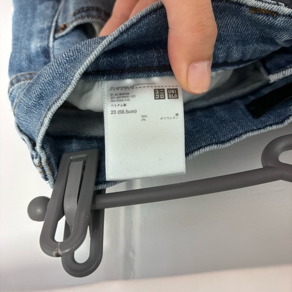 Uniqlo High Rise Boyfriend Dark Wash Jeans - Picture 4 of 9